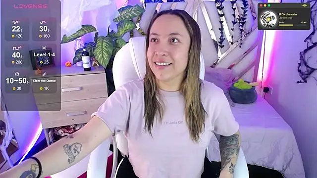 Snapshot of NyxAndria_1 chatting on November 8, 2025, 9:29 pm NyxAndria 1 online show from November 8, 2025, 9:29 pm