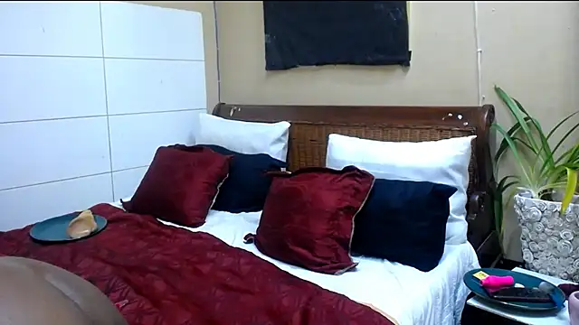 Snapshot of TALLSWATIBIACH chatting on March 5, 2025, 7:49 pm TALLSWATIBIACH online show from March 5, 2025, 7:49 pm