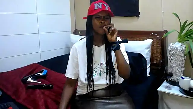 Snapshot of TALLSWATIBIACH chatting on February 22, 2025, 10:07 am TALLSWATIBIACH online show from February 22, 2025, 10:07 am