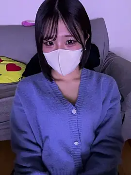 Snapshot of sakuchaaa_2525 chatting on December 17, 2025, 2:11 pm sakuchaaa 2525 online show from December 17, 2025, 2:11 pm