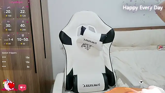 Snapshot of SlewVirus chatting on October 27, 2025, 5:47 pm SlewVirus online show from October 27, 2025, 5:47 pm