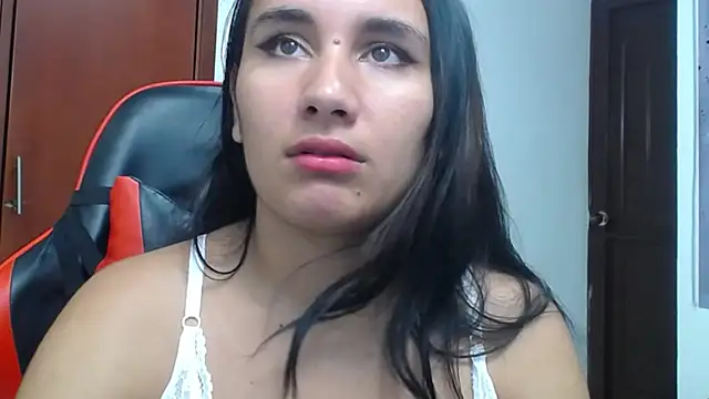 Snapshot of Maylin_horny19 chatting on February 3, 2026, 2:53 am Maylin horny19 online show from February 3, 2026, 2:53 am