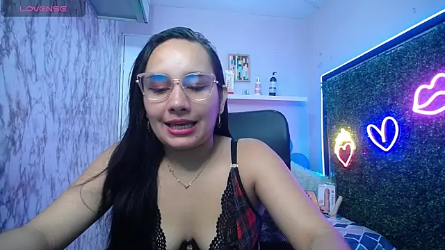 Snapshot of Maylin_horny19 chatting on May 3, 2026, 7:06 pm Maylin horny19 online show from May 3, 2026, 7:06 pm