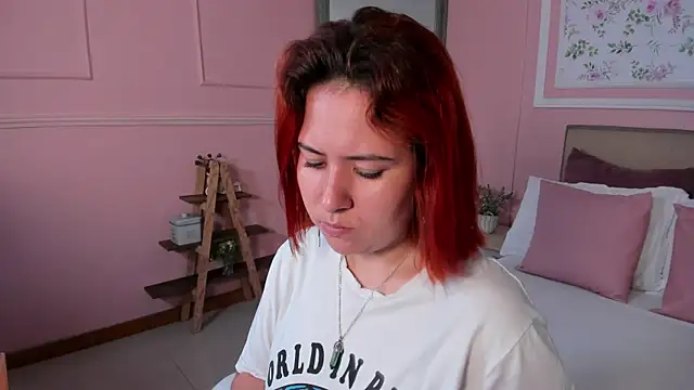 zoes milee online show from February 26, 2025, 11:21 am