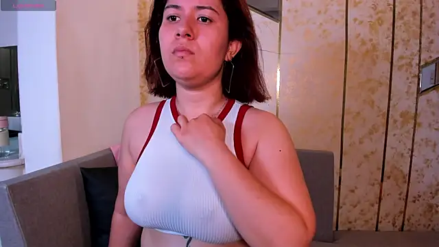 zoes milee online show from March 12, 2025, 11:10 am