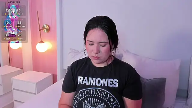 zoes milee online show from October 2, 2025, 11:24 am