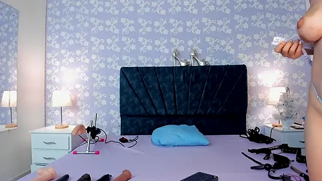 Snapshot of SalomeSimonz chatting on December 2, 2025, 7:26 pm SalomeSimonz online show from December 2, 2025, 7:26 pm