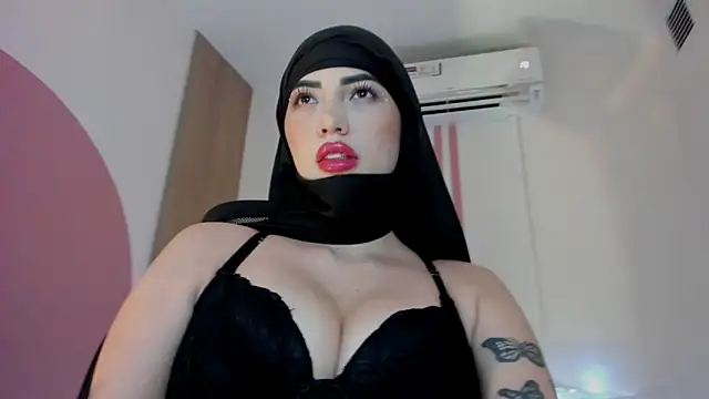 Snapshot of taylorsmiiith_ chatting on January 7, 2026, 8:36 pm taylorsmiiith online show from January 7, 2026, 8:36 pm