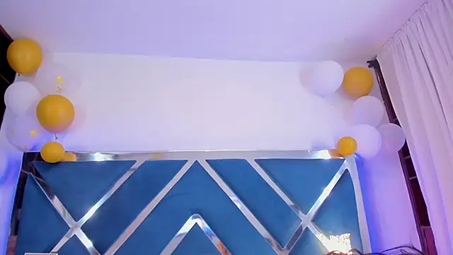 Snapshot of LucineArias chatting on December 5, 2025, 1:32 pm LucineArias online show from December 5, 2025, 1:32 pm