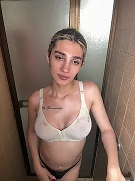 Snapshot of Queensara_ chatting on February 26, 2026, 5:46 pm Queensara online show from February 26, 2026, 5:46 pm