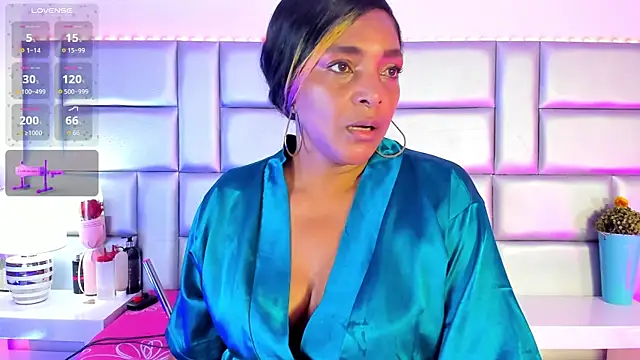 Snapshot of LovelyNickii chatting on May 3, 2026, 1:36 pm LovelyNickii online show from May 3, 2026, 1:36 pm