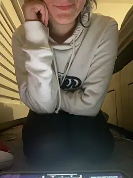 Snapshot of Extremebaddies chatting on September 23, 2025, 7:32 pm Extremebaddies online show from September 23, 2025, 7:32 pm