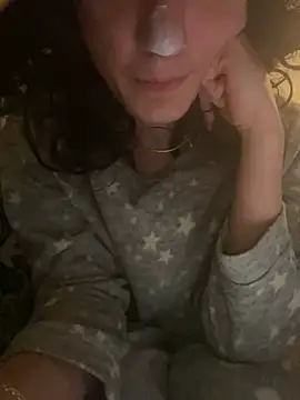 Snapshot of Extremebaddies chatting on January 21, 2025, 8:21 pm Extremebaddies online show from January 21, 2025, 8:21 pm