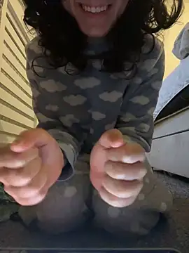 Snapshot of Extremebaddies chatting on February 3, 2025, 5:03 pm Extremebaddies online show from February 3, 2025, 5:03 pm