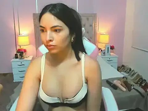 Snapshot of NoaLuxury chatting on March 17, 2025, 11:46 pm NoaLuxury online show from March 17, 2025, 11:46 pm