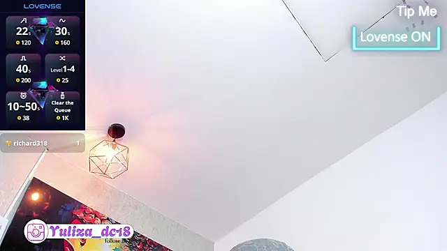 Luxury Woman online show from March 7, 2025, 10:21 pm