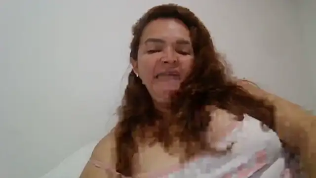Snapshot of squirtlatinx chatting on April 18, 2026, 12:51 pm squirtlatinx online show from April 18, 2026, 12:51 pm