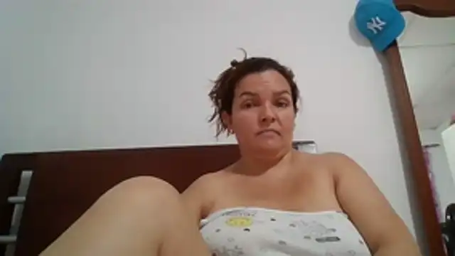 Snapshot of squirtlatinx chatting on August 5, 2026, 2:33 pm squirtlatinx online show from August 5, 2026, 2:33 pm
