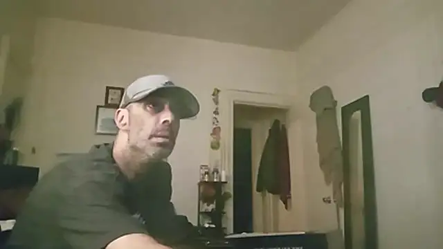 Snapshot of BaByArM81 chatting on August 4, 2026, 1:10 am BaByArM81 online show from August 4, 2026, 1:10 am