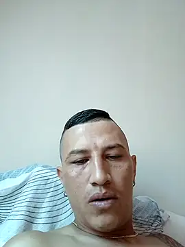 Snapshot of Andrexlupe chatting on October 18, 2025, 3:36 pm Andrexlupe online show from October 18, 2025, 3:36 pm