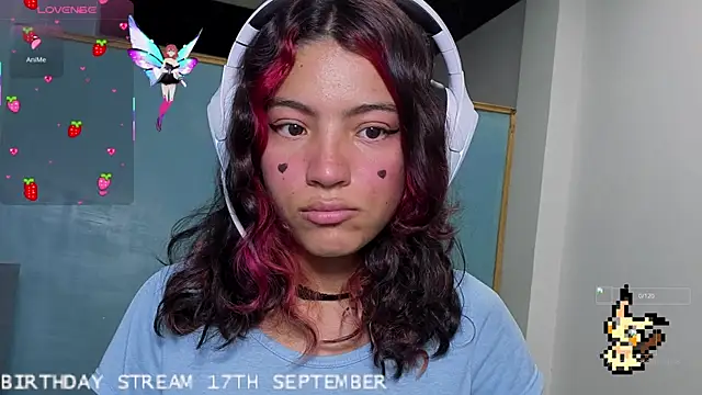 Lovelyamyy online show from September 13, 2025, 3:12 pm