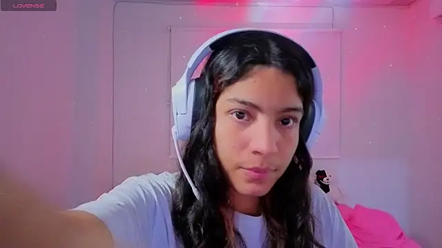 Snapshot of Lovelyamyy chatting on January 6, 2026, 4:27 am Lovelyamyy online show from January 6, 2026, 4:27 am