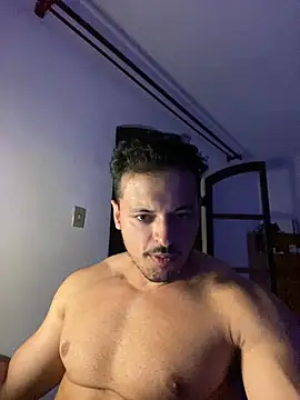 Lucasfit24 online show from March 12, 2025, 11:33 pm