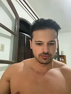 Lucasfit24 online show from March 9, 2025, 11:35 pm