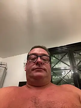 Snapshot of MountJohnXL chatting on June 7, 2026, 1:33 am MountJohnXL online show from June 7, 2026, 1:33 am