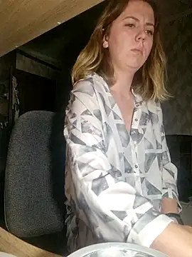 Melenka online show from February 27, 2025, 1:41 am