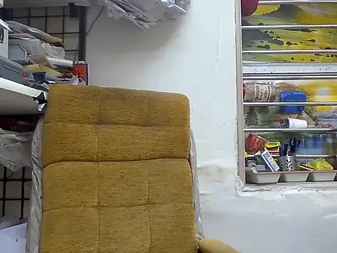 cute modell online show from September 24, 2025, 12:44 pm