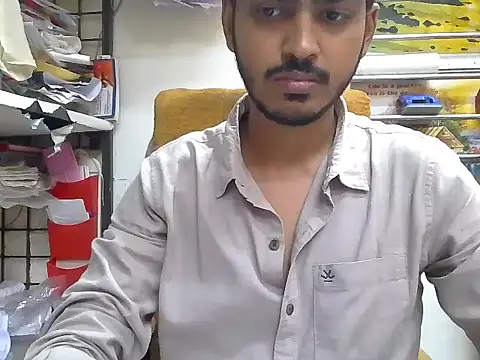 cute modell online show from September 27, 2025, 12:33 pm