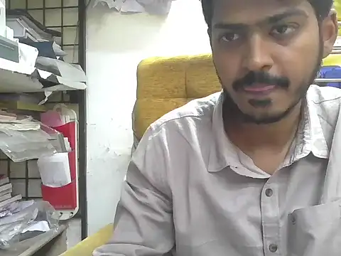 cute modell online show from January 10, 2026, 12:22 pm