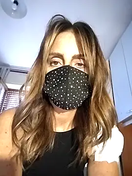 Snapshot of Akemi_rossi chatting on September 20, 2025, 8:41 am Akemi rossi online show from September 20, 2025, 8:41 am