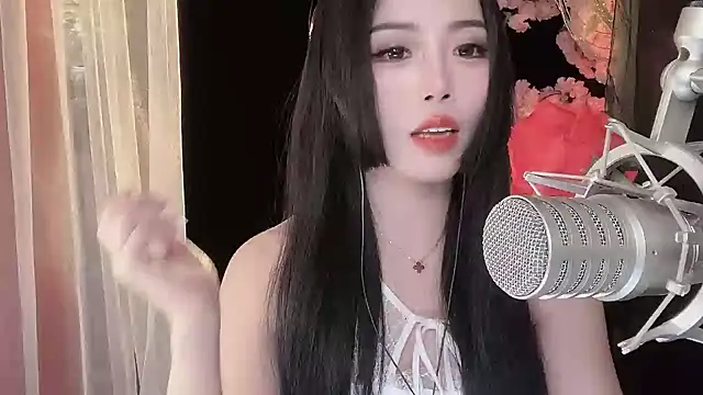 ying-love520 online show from February 9, 2025, 2:07 pm