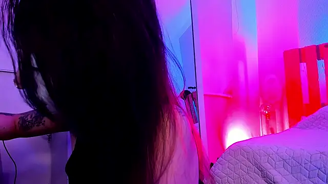 coral jonesss online show from October 12, 2025, 3:35 pm