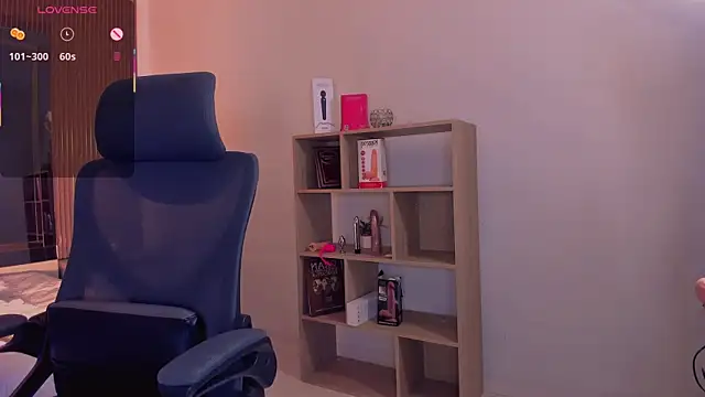 Snapshot of CleeoAdams_ chatting on October 25, 2025, 5:06 am CleeoAdams online show from October 25, 2025, 5:06 am