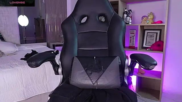 Snapshot of CleeoAdams_ chatting on March 21, 2026, 8:19 am CleeoAdams online show from March 21, 2026, 8:19 am