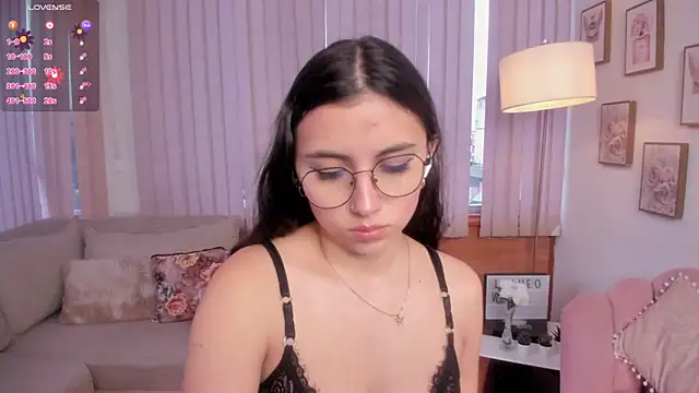 Grace  jones online show from March 4, 2025, 1:28 pm