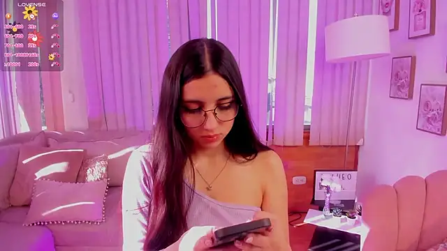 Grace  jones online show from March 8, 2025, 1:25 pm