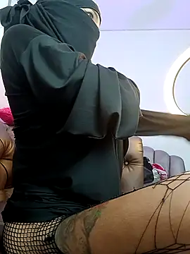 azahara faraah online show from October 19, 2025, 6:10 pm