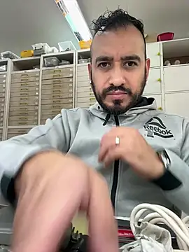 leonardohot1987 online show from March 7, 2025, 3:28 pm