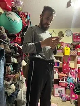 leonardohot1987 online show from February 18, 2025, 6:04 am