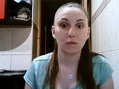 Yuliia30 online show from April 2, 2026, 8:59 pm