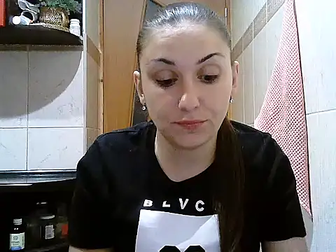 Snapshot of Yuliia30 chatting on September 26, 2025, 5:42 pm Yuliia30 online show from September 26, 2025, 5:42 pm