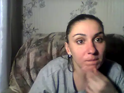 Snapshot of Yuliia30 chatting on February 19, 2025, 3:38 pm Yuliia30 online show from February 19, 2025, 3:38 pm