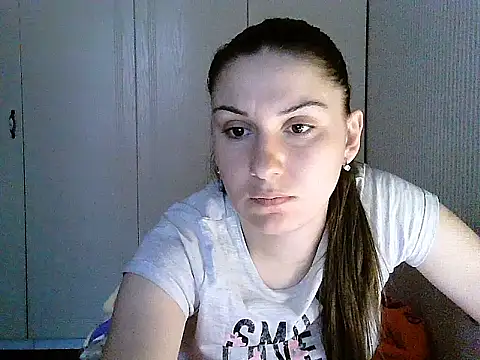 Snapshot of Yuliia30 chatting on December 14, 2025, 12:11 pm Yuliia30 online show from December 14, 2025, 12:11 pm