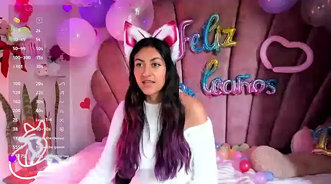 Snapshot of sweetfoxy_17 chatting on February 18, 2025, 3:52 pm sweetfoxy 17 online show from February 18, 2025, 3:52 pm