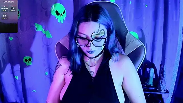 Kimlennox  online show from December 1, 2025, 1:56 pm