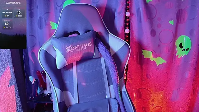 Kimlennox  online show from January 14, 2026, 1:15 pm